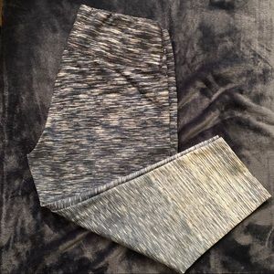 Avenue Leisure Capri leggings